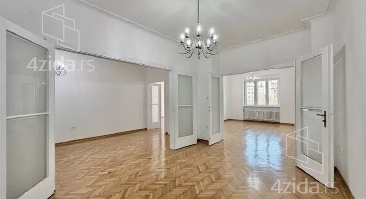 Četvoroiposoban stan | 4zida