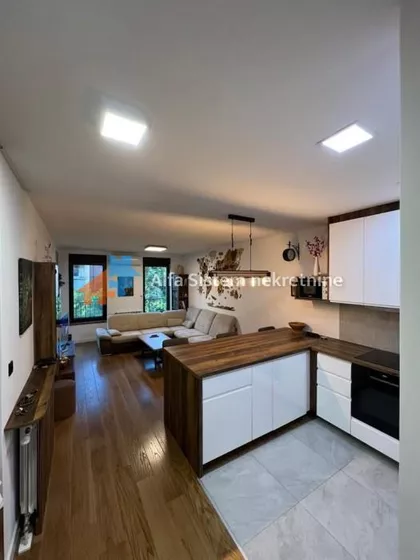 Karađorđev Trg | 4zida.rs