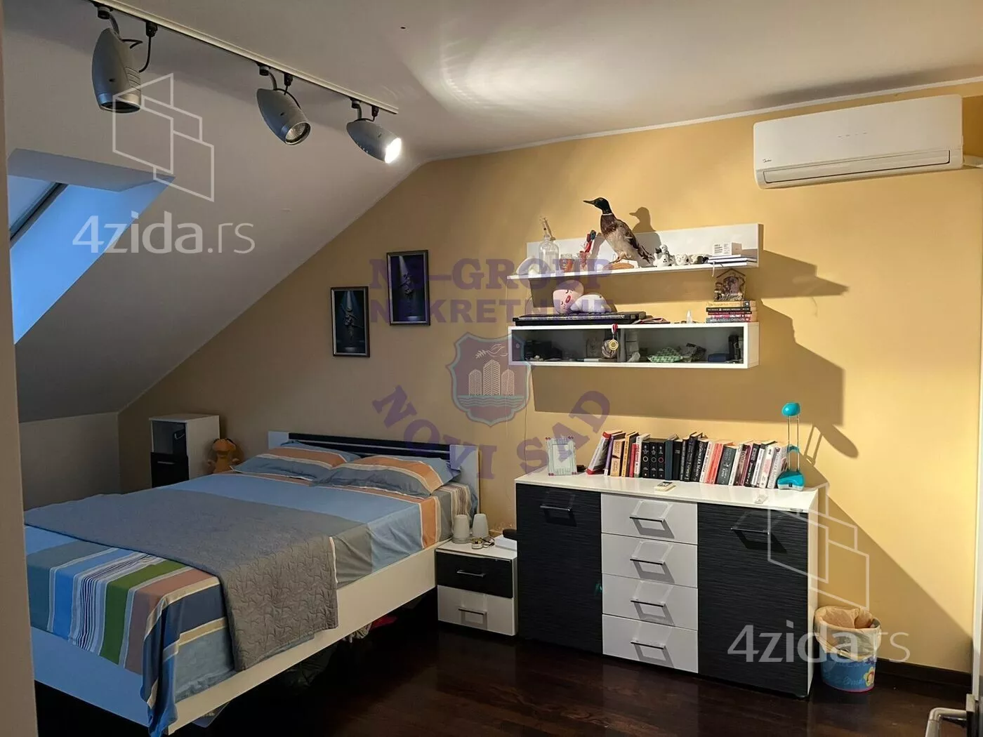 Sedmosoban stan | 4zida