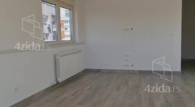 Šestosoban stan | 4zida