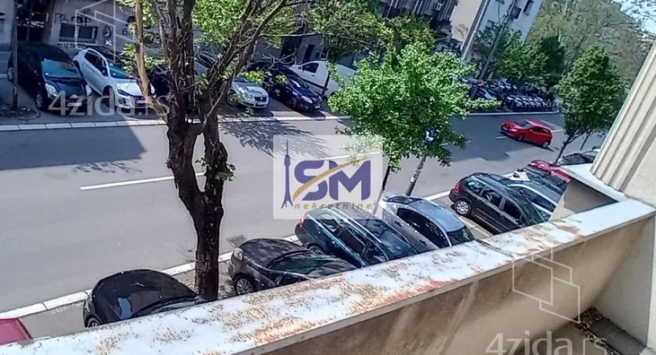 Šestosoban stan | 4zida