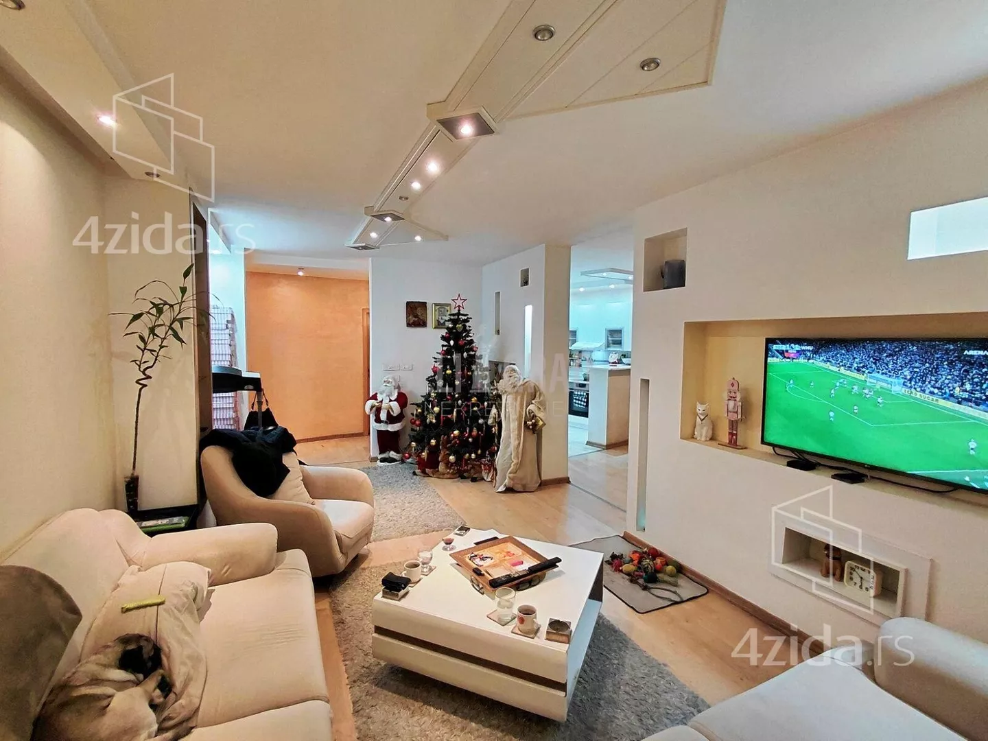 Četvoroiposoban stan | 4zida