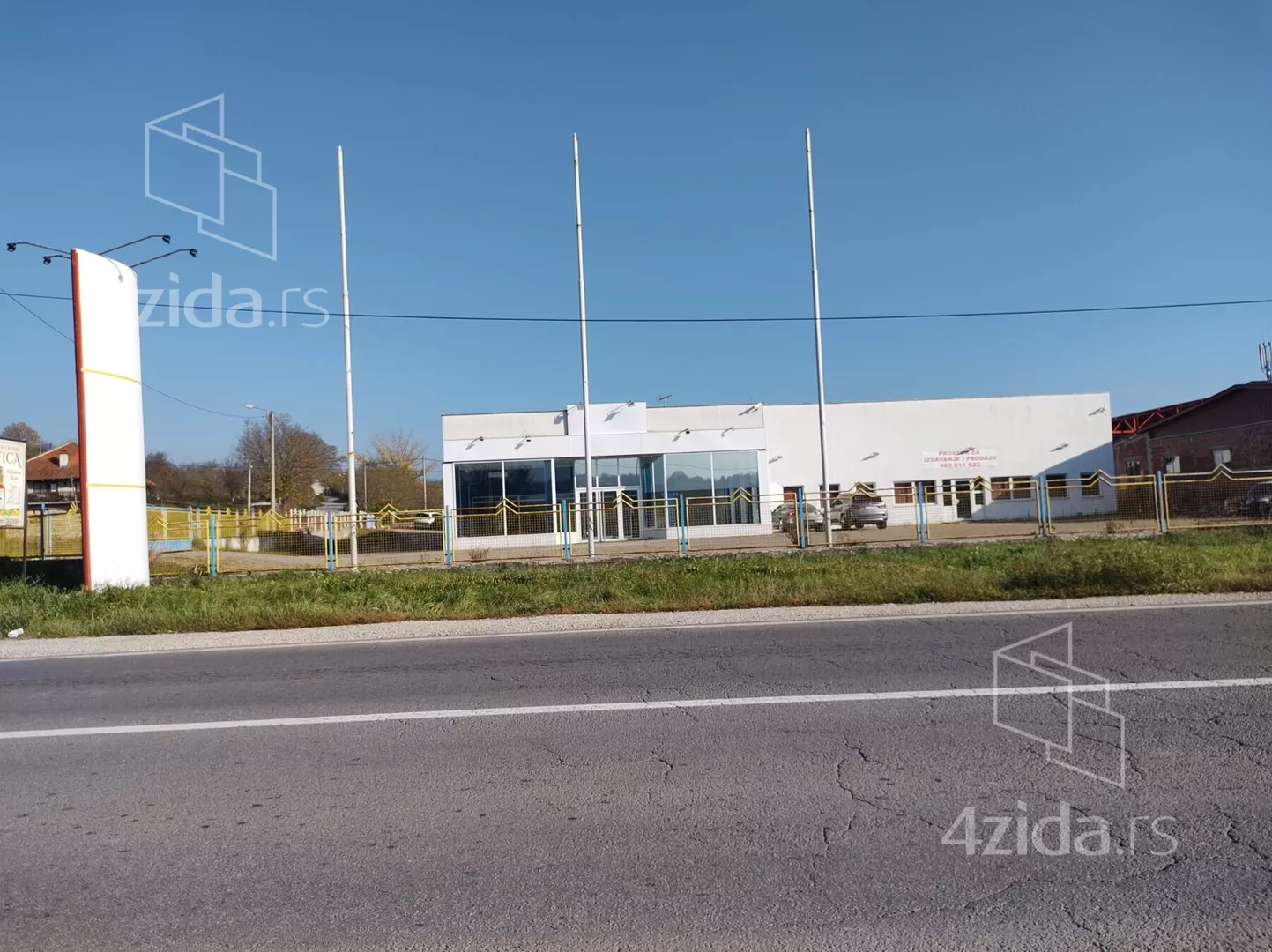 Poslovna zgrada | 4zida