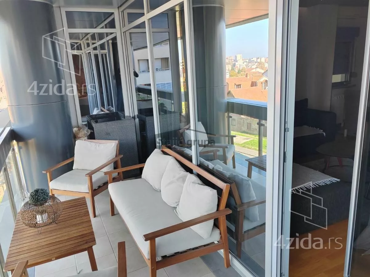 Dvoiposoban stan | 4zida