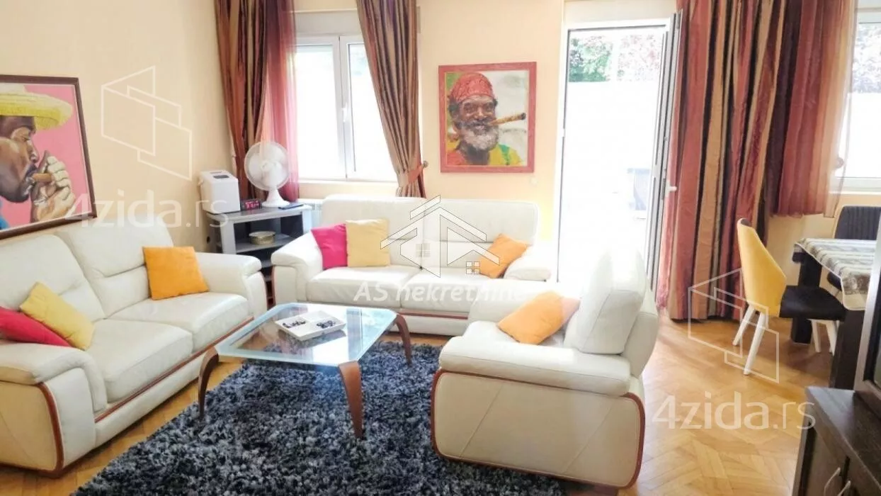 Četvoroiposoban stan | 4zida