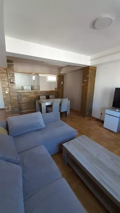 Crveni Krst Vračar | 4zida.rs