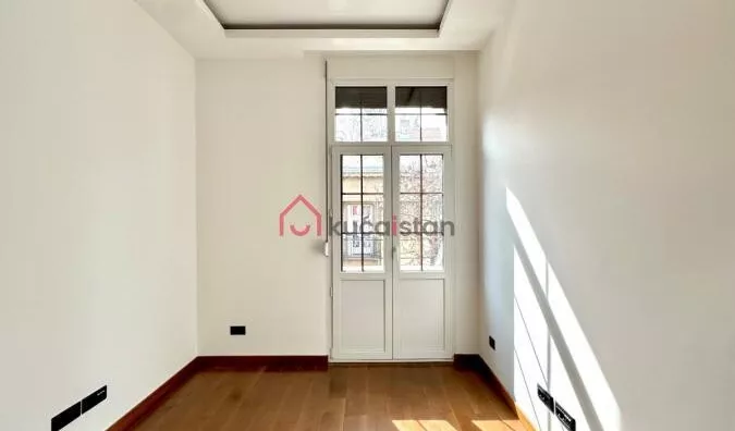 Poslovna zgrada | 4zida