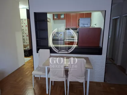 Aranj Janoša | 4zida.rs