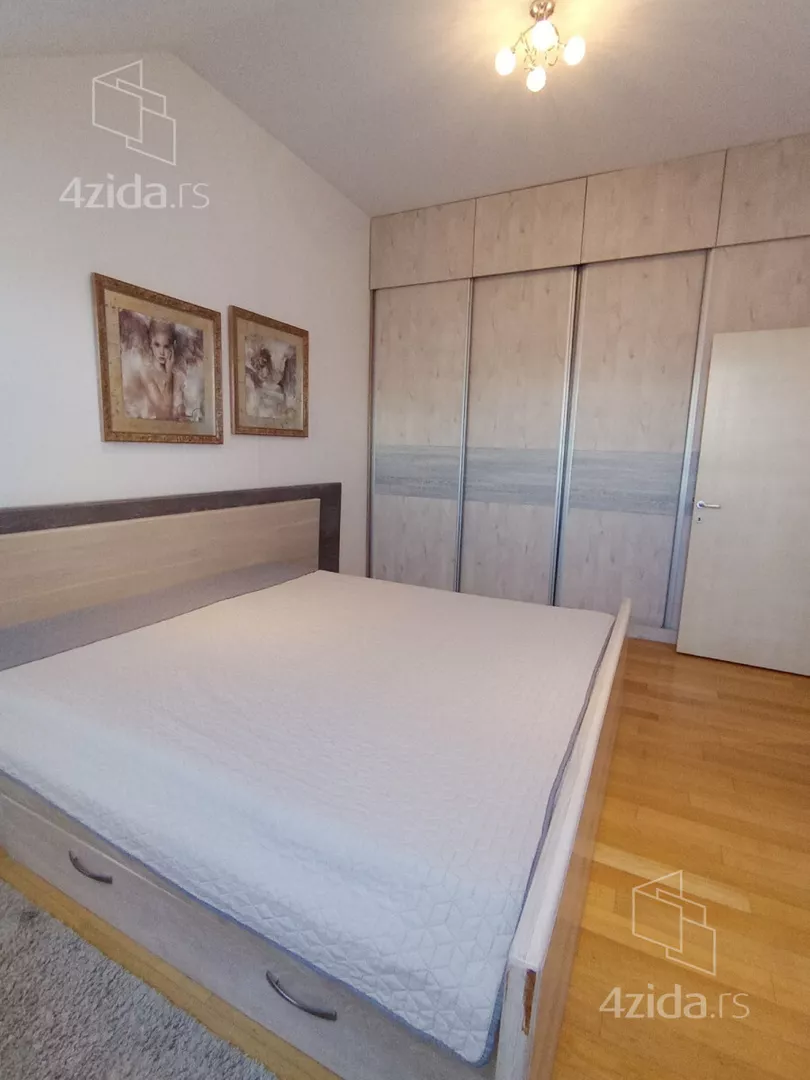 Četvoroiposoban stan | 4zida