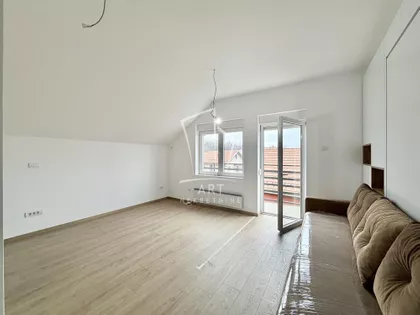 Mali Mokri Lug | 4zida.rs