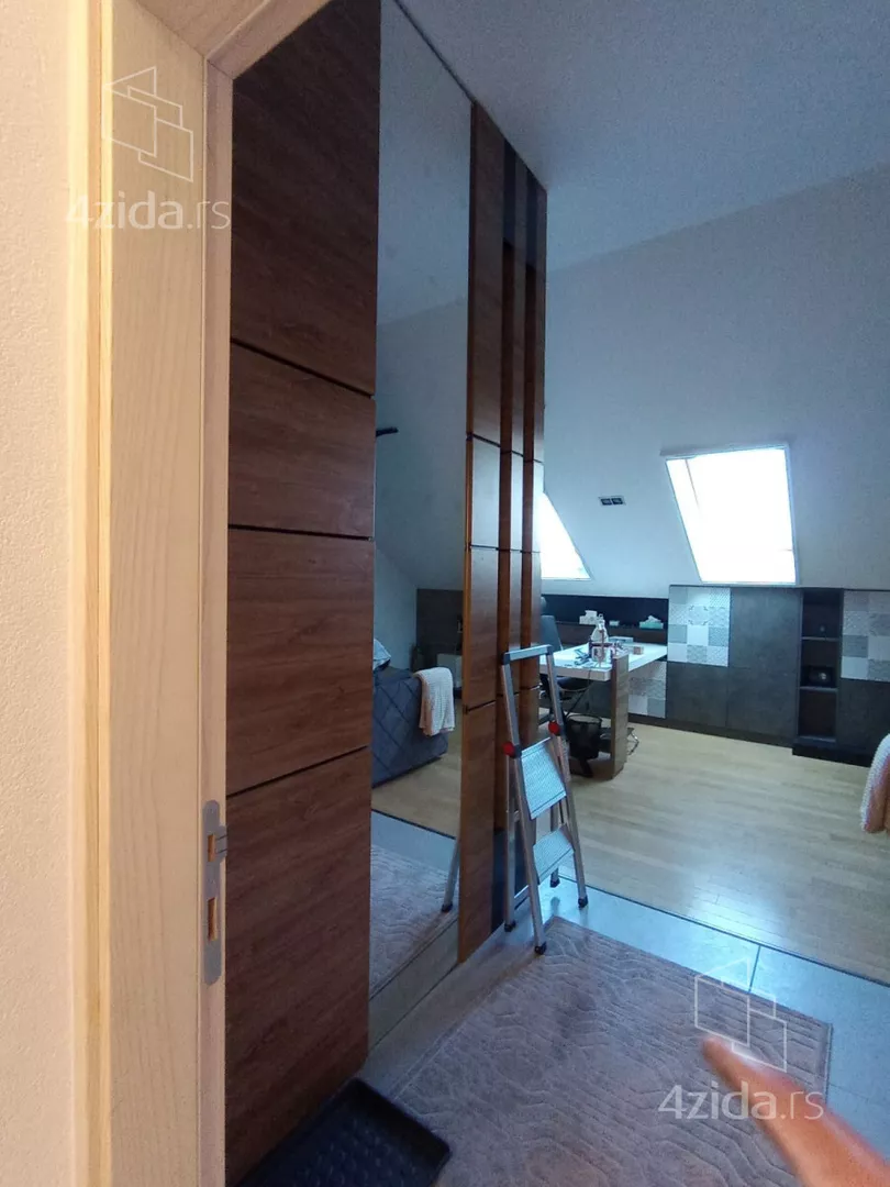 Četvoroiposoban stan | 4zida
