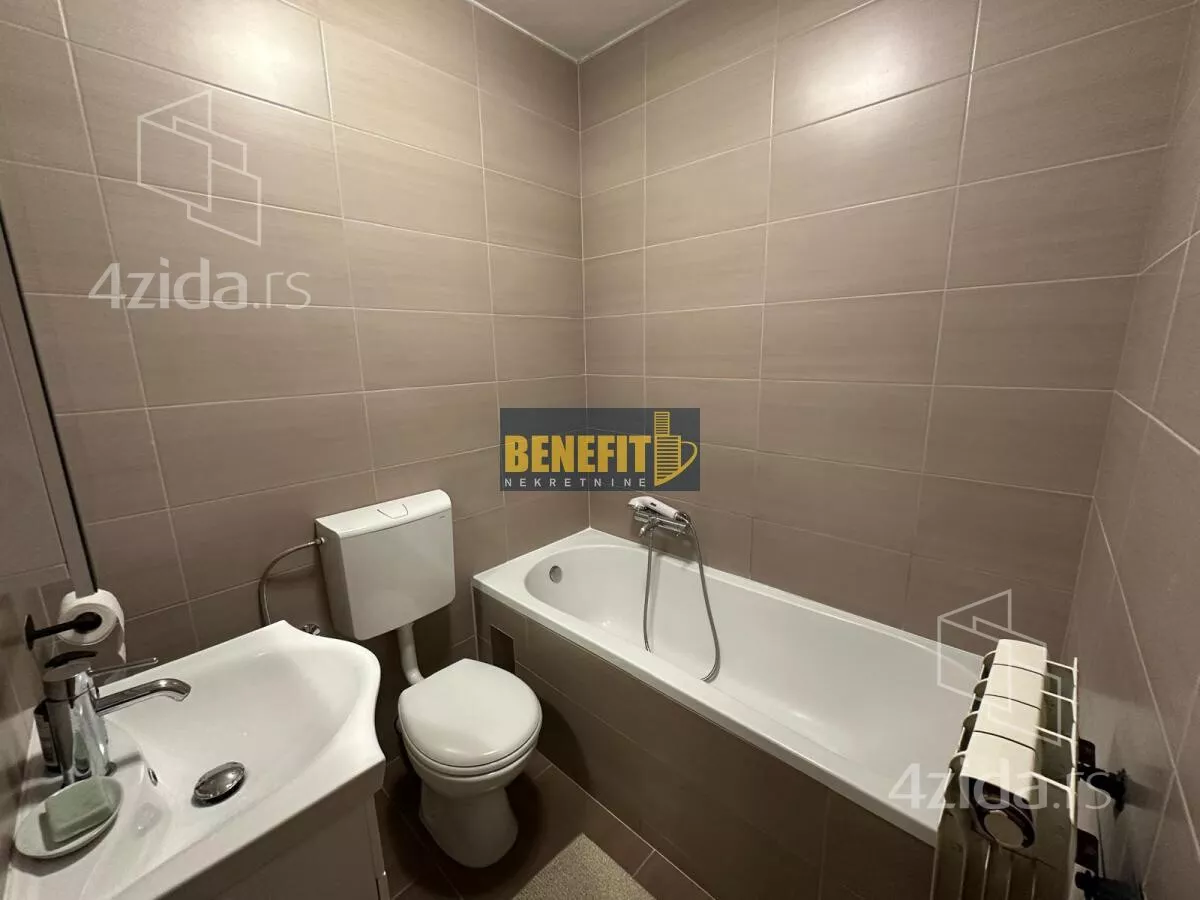 Petosoban stan | 4zida