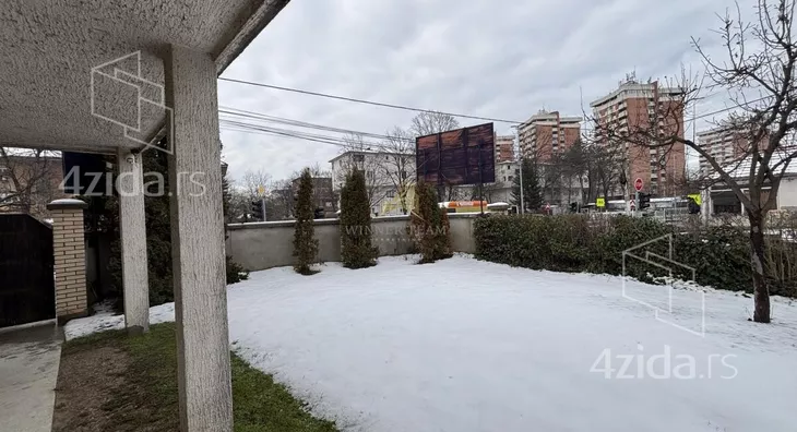 Poslovni prostor | 4zida