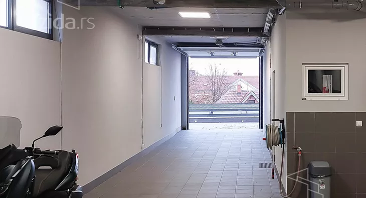 Šestosoban stan | 4zida