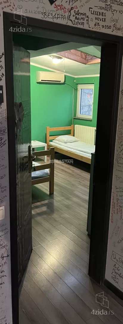 Šestoiposoban stan | 4zida