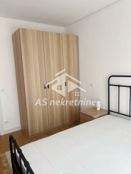 Vukov Spomenik | 4zida.rs