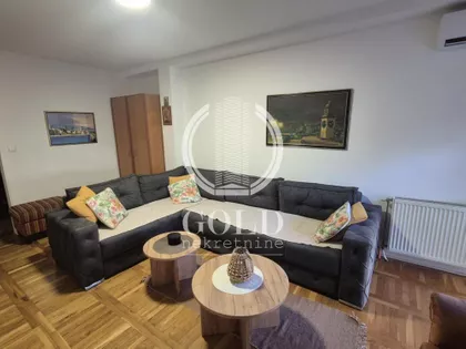 Petra Drapšina | 4zida.rs