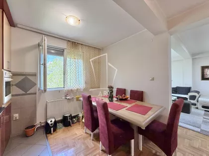 Sretena Mladenovića Mike | 4zida.rs