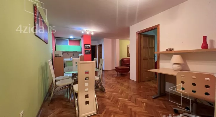 Troiposoban stan | 4zida