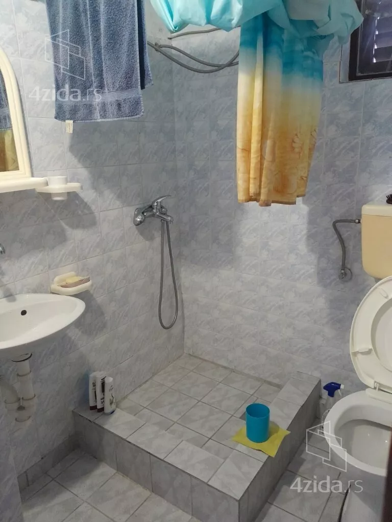 5-etažna kuća | 4zida