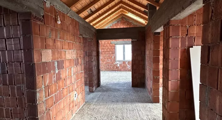 Četvoroiposoban stan | 4zida