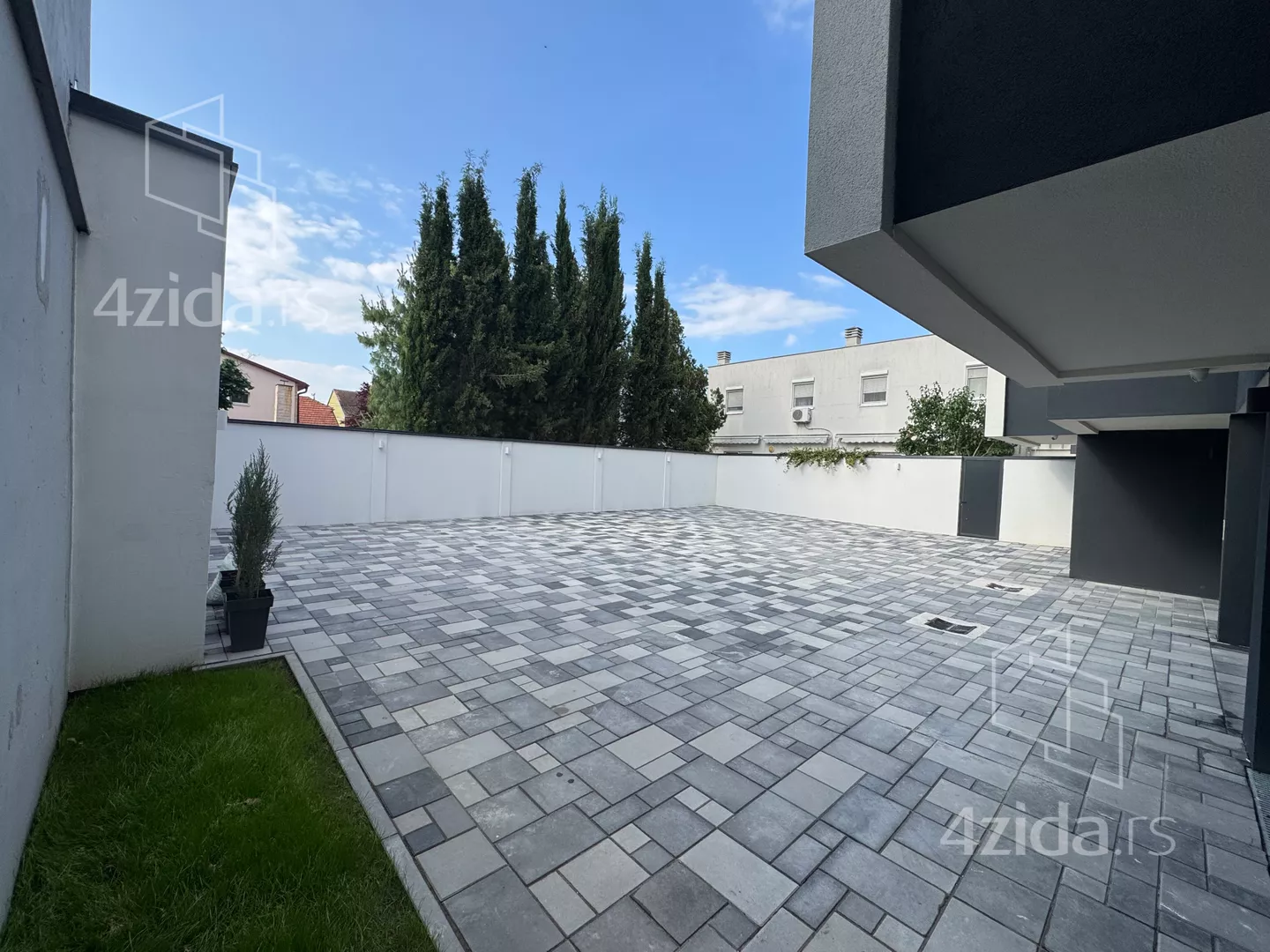 Šestosoban stan | 4zida