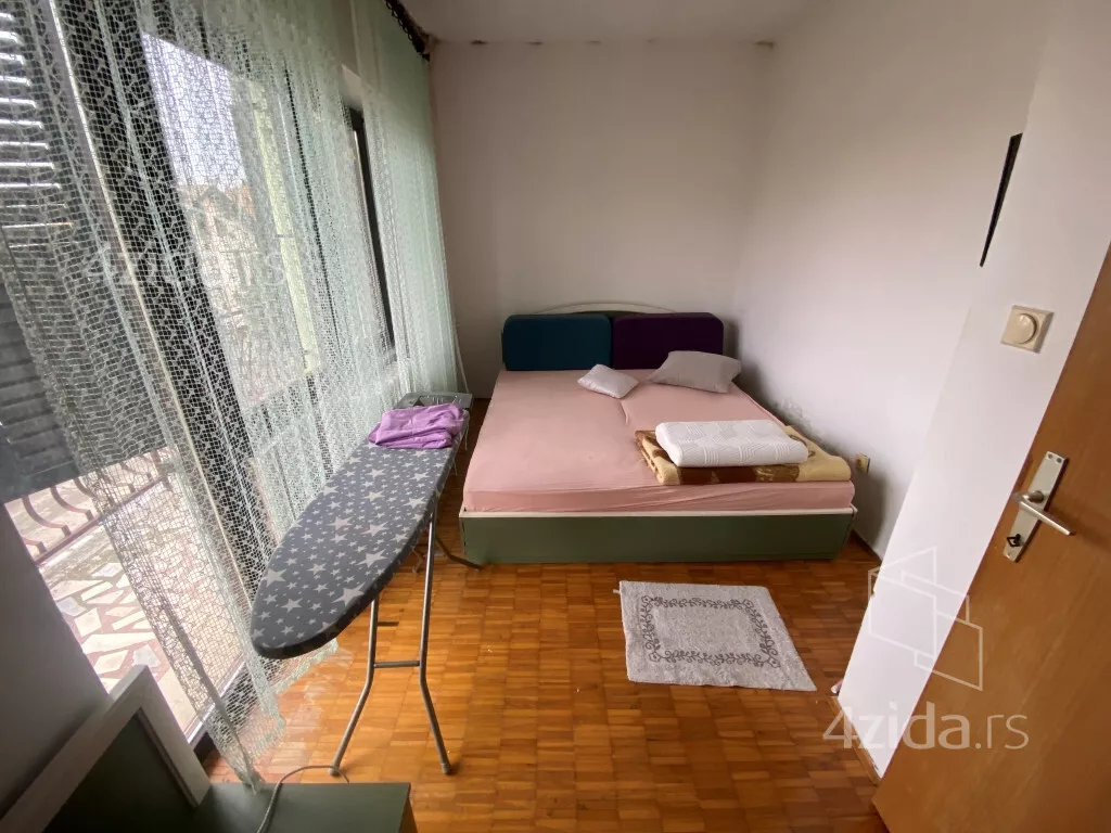 Šestosoban stan | 4zida