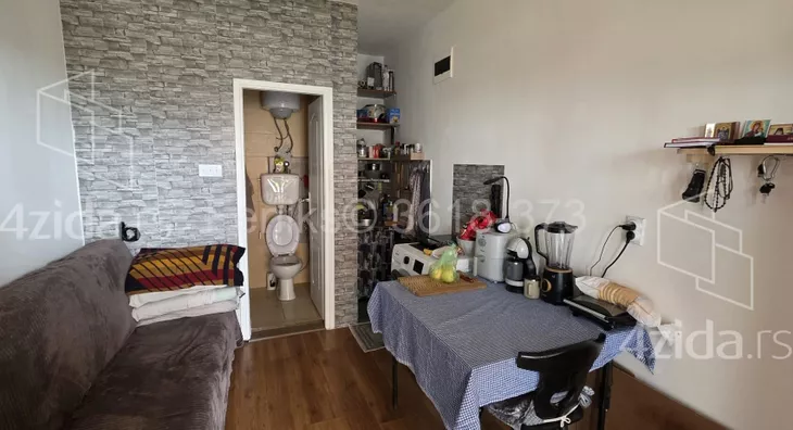 Sedmosoban stan | 4zida