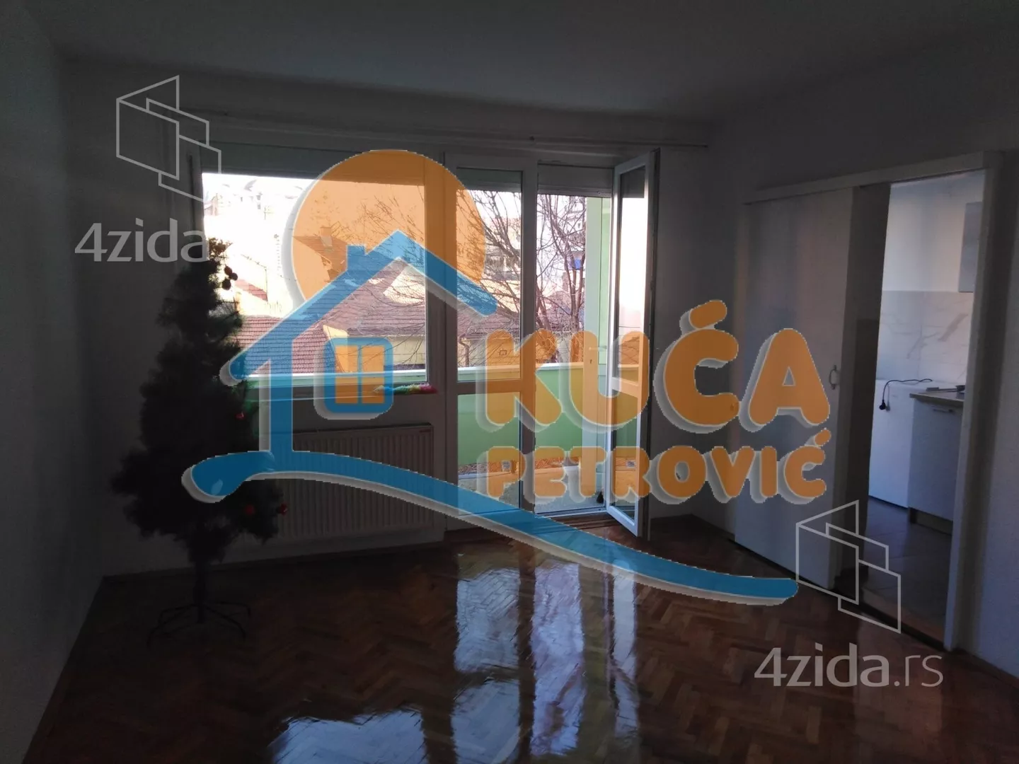 Lokal | 4zida