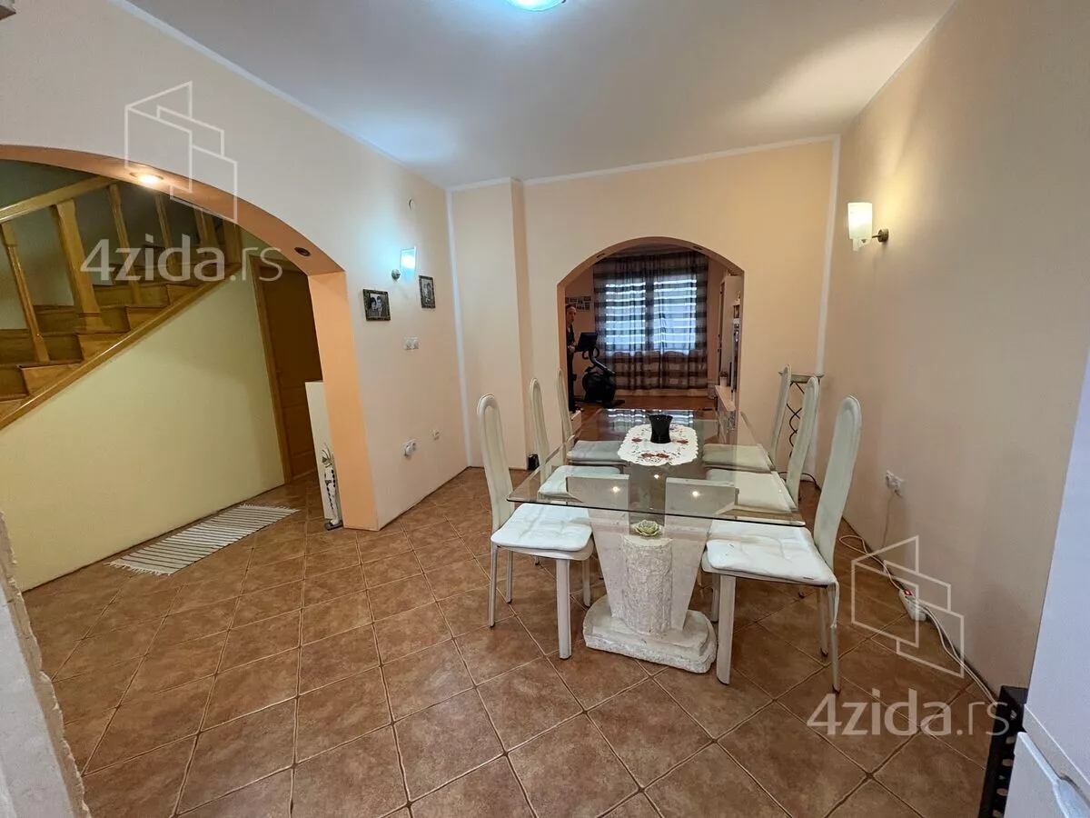 3-etažna kuća | 4zida