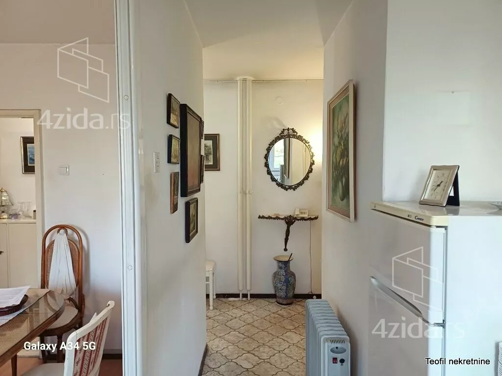 Troiposoban stan | 4zida