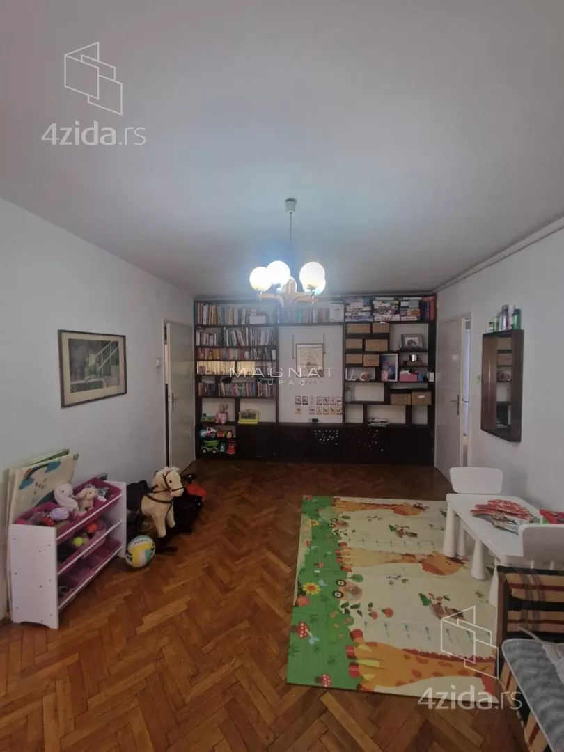 Troiposoban stan | 4zida