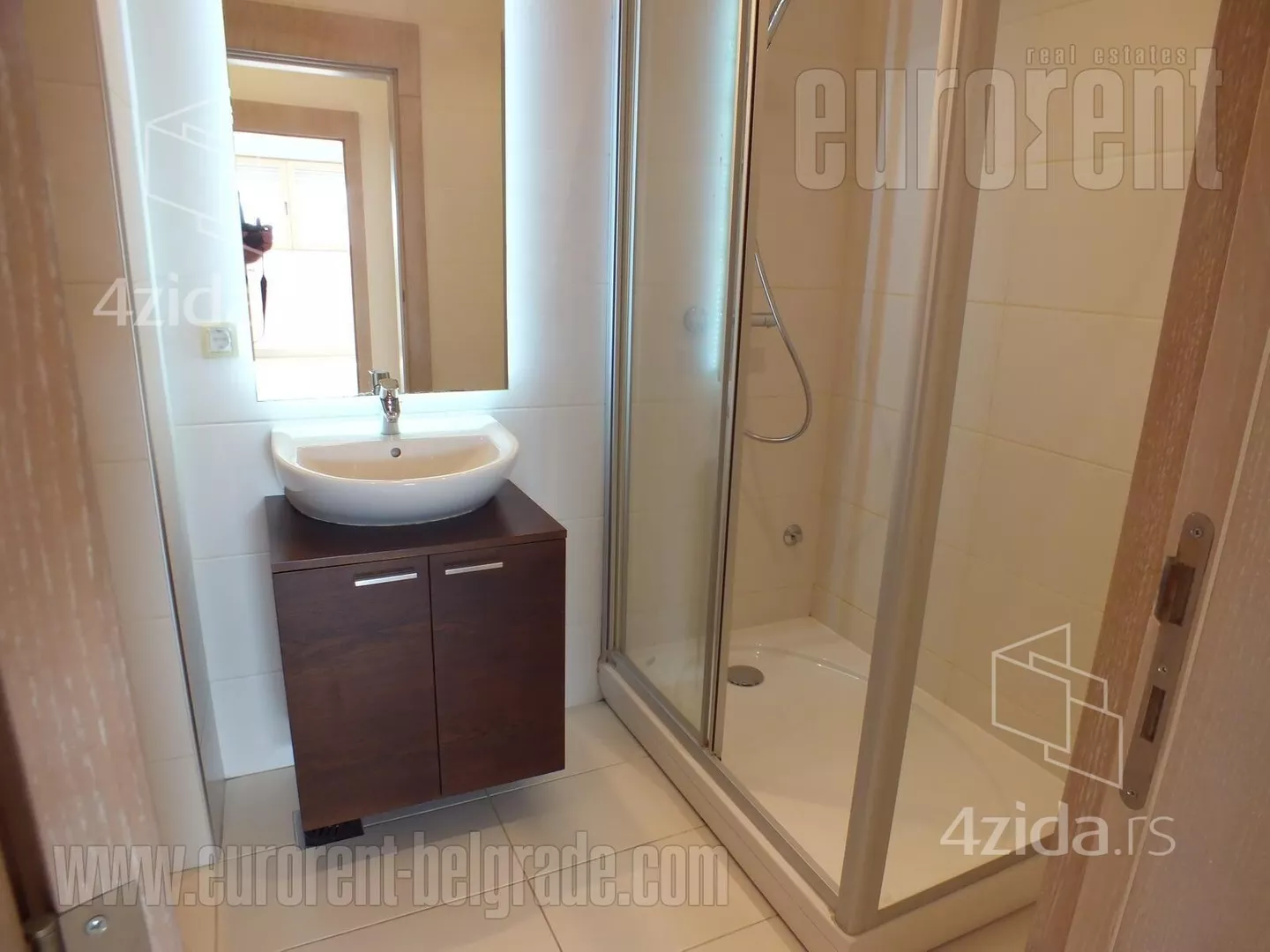 Šestosoban stan | 4zida