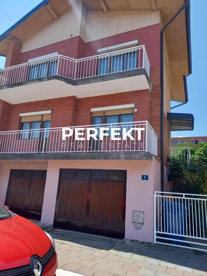 12. Septembar | 4zida.rs