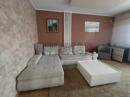 Trg učitelja Tase | 4zida.rs