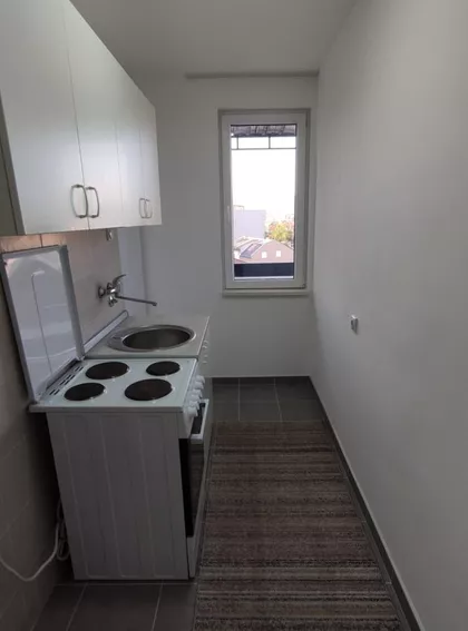 Vojna Bolnica | 4zida.rs