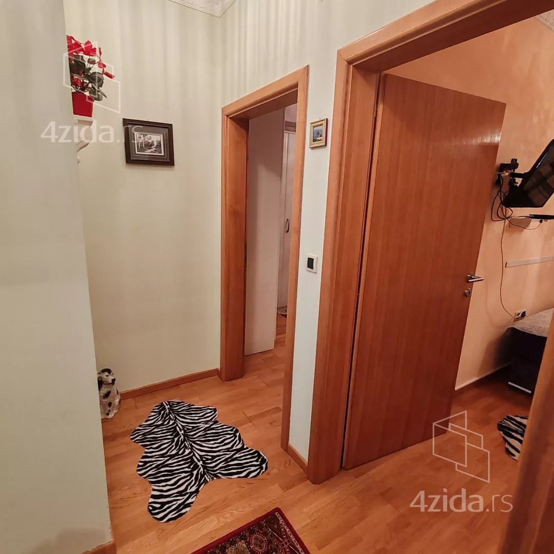 Četvoroiposoban stan | 4zida