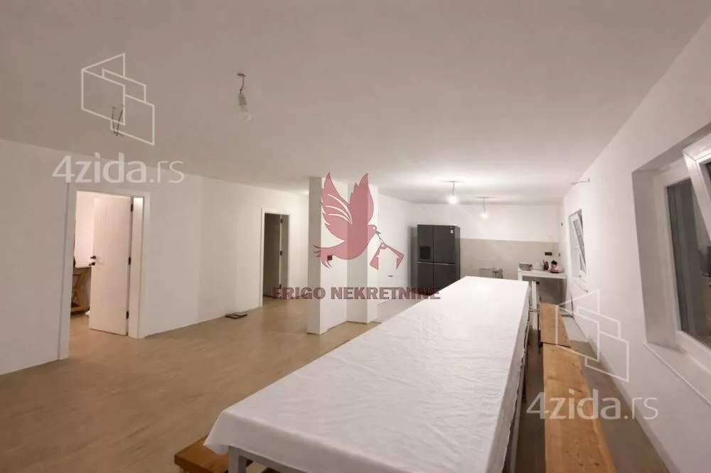 Četvoroiposoban stan | 4zida