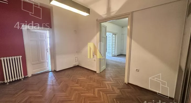 Četvoroiposoban stan | 4zida
