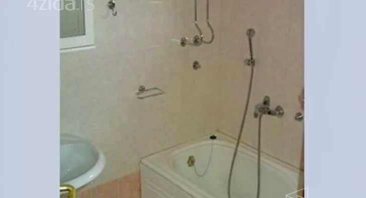 Šestosoban stan | 4zida