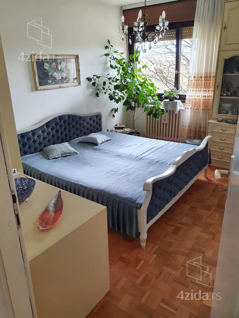 Četvoroiposoban stan | 4zida