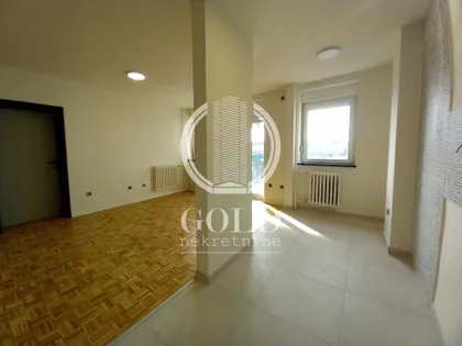 Cara Dušana | 4zida.rs