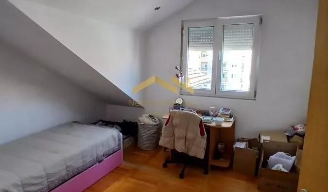 Četvoroiposoban stan | 4zida