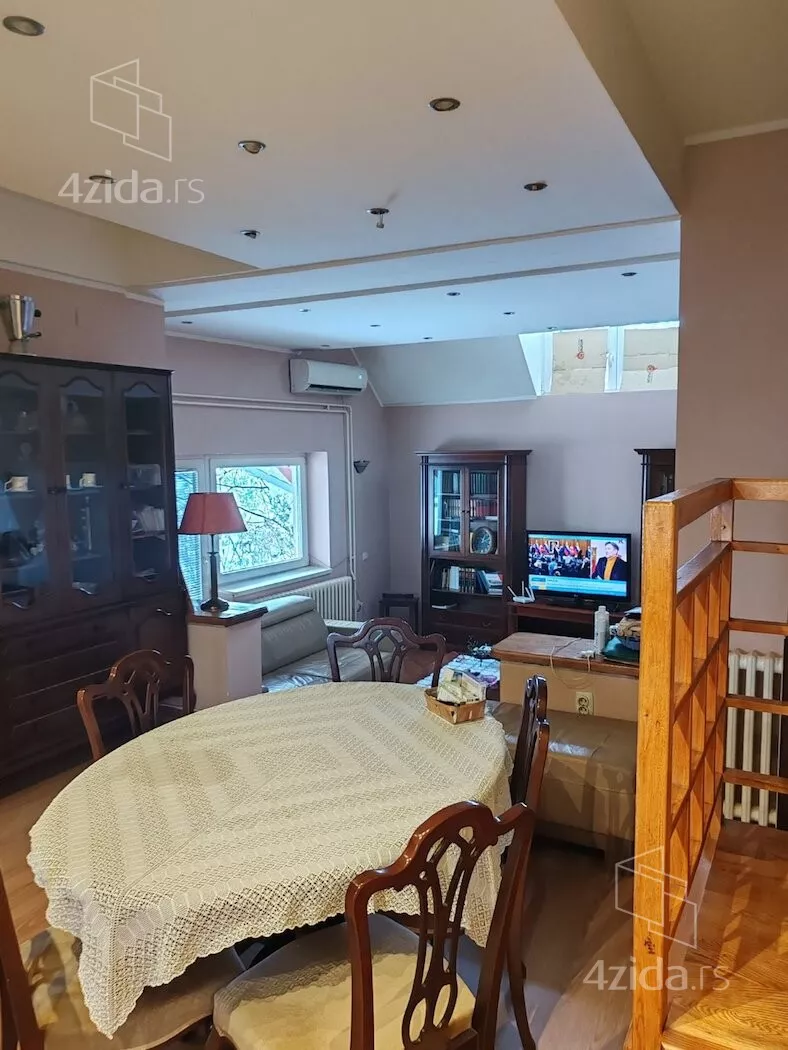 Šestosoban stan | 4zida