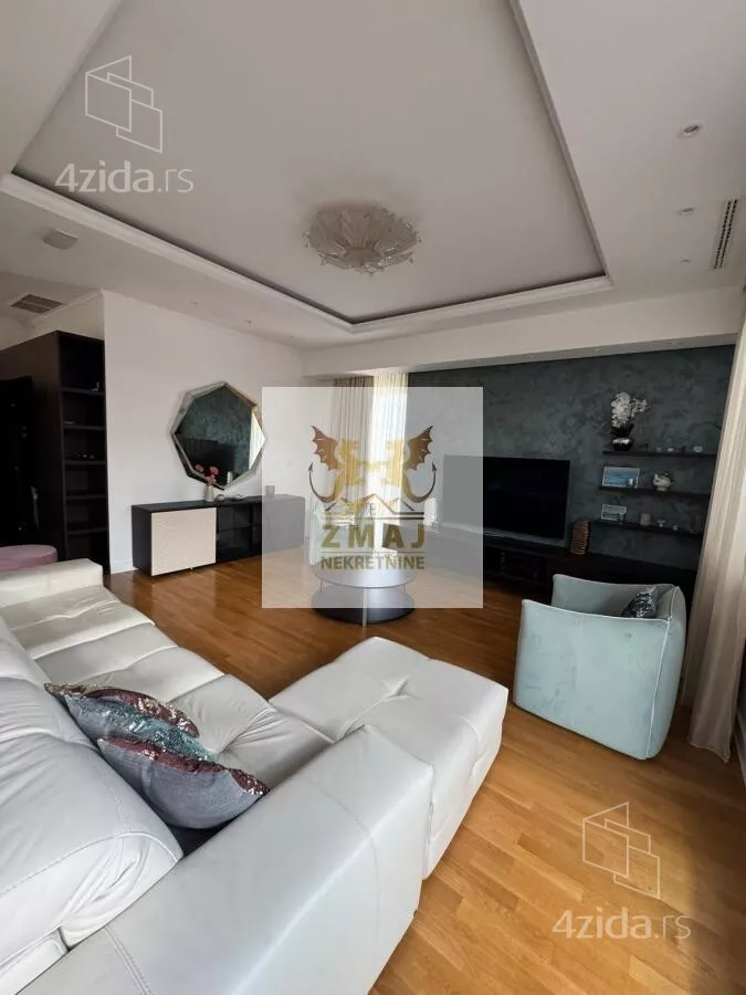 Sedmosoban stan | 4zida