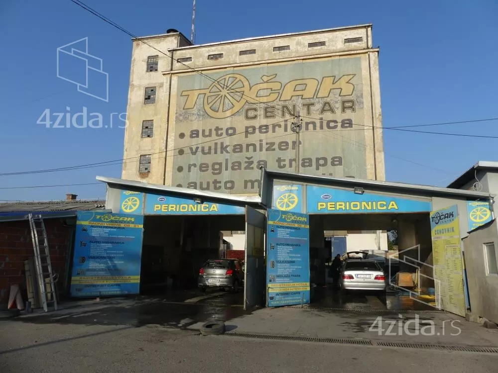 Poslovna zgrada | 4zida