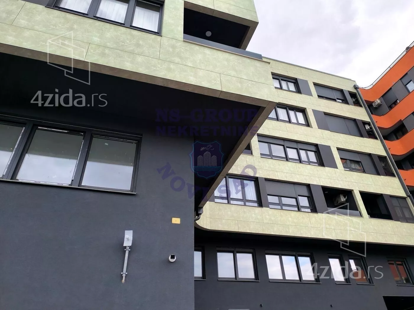 Petosoban stan | 4zida