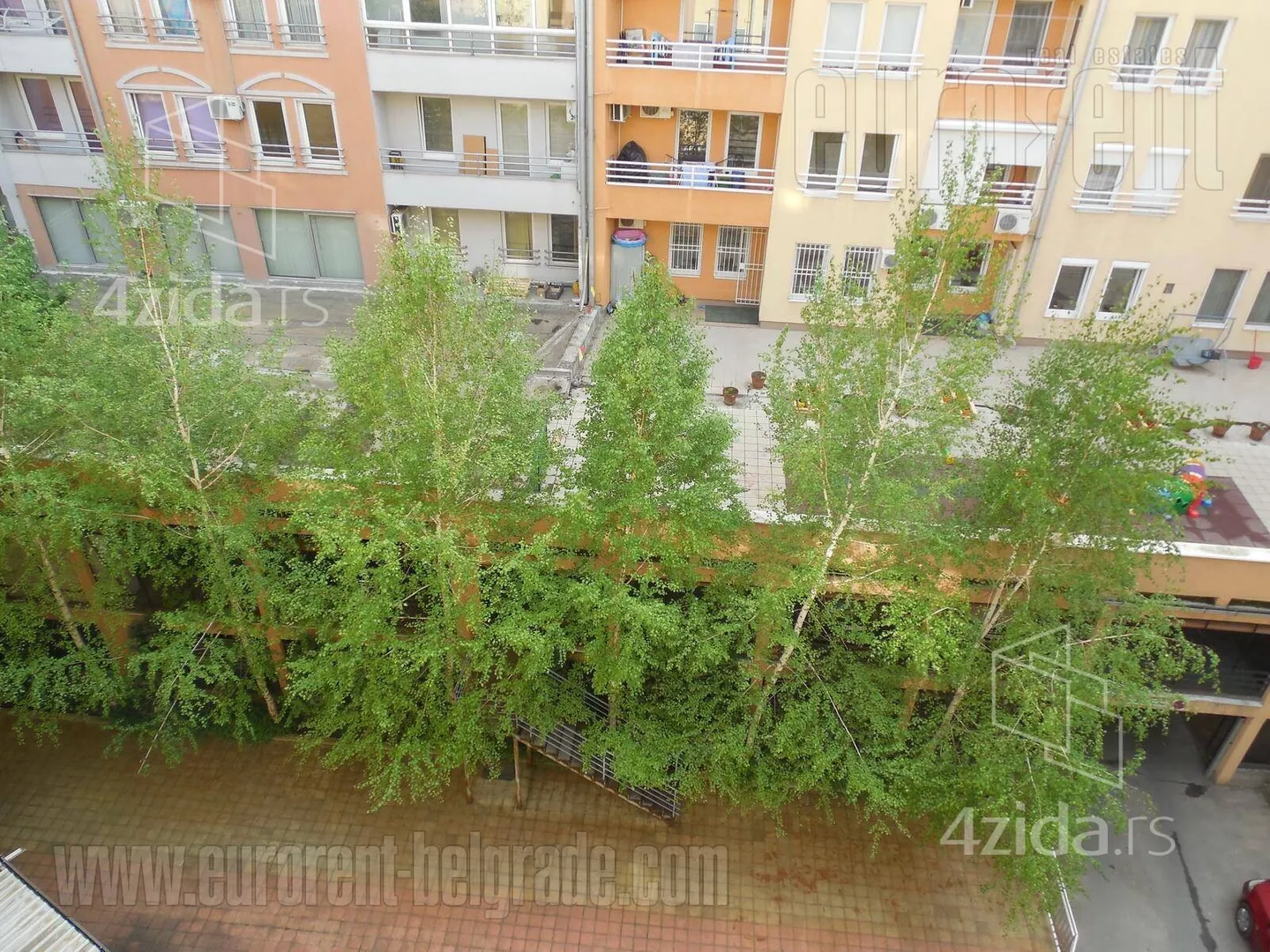 Četvoroiposoban stan | 4zida