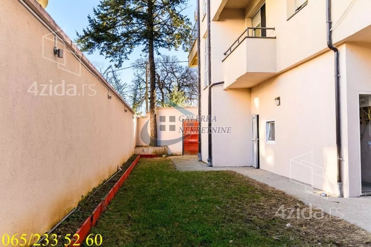 Petosoban stan | 4zida