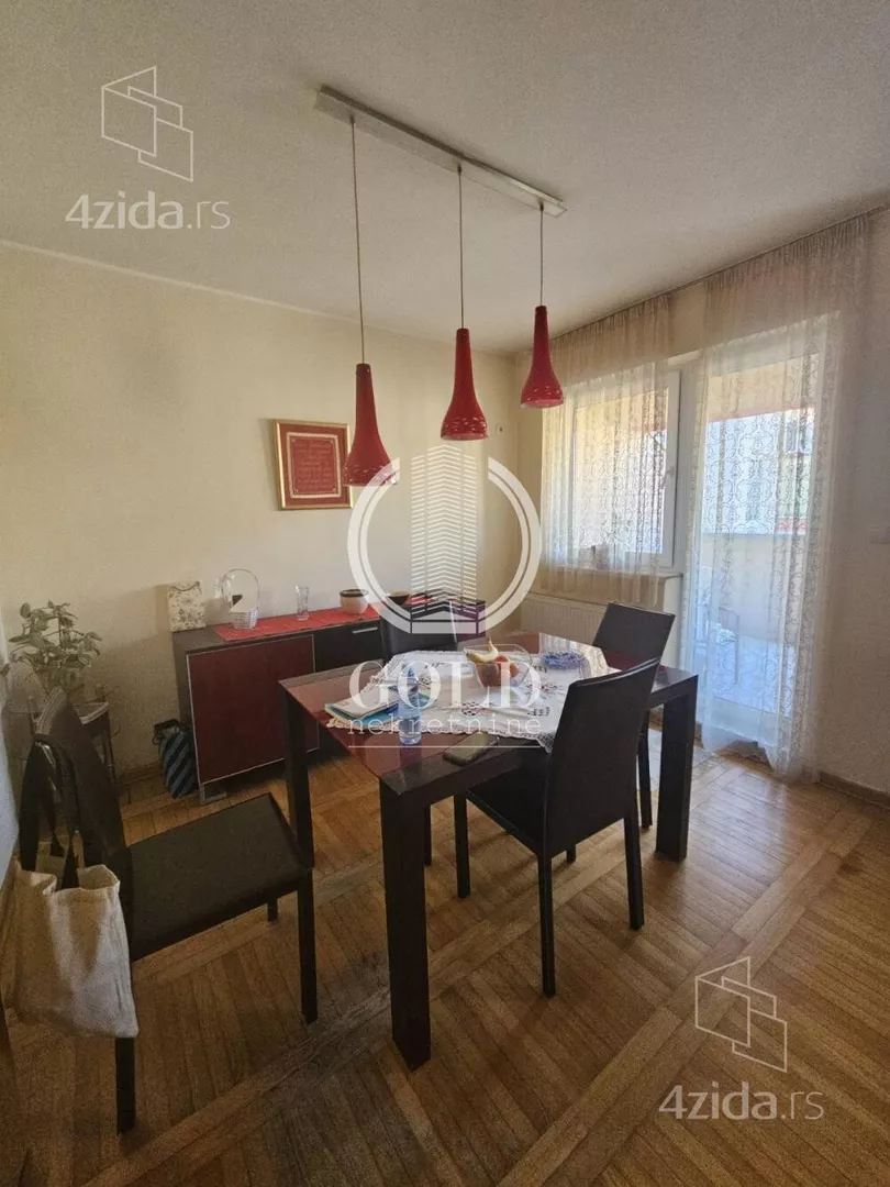 Petosoban stan | 4zida